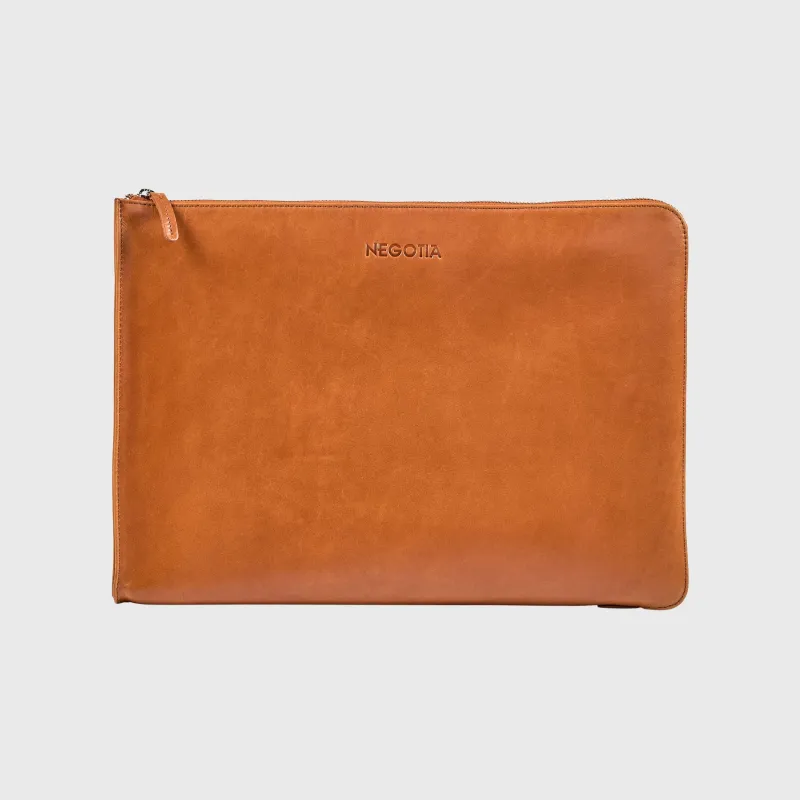 Alpha | Document & Laptop folio 15,6'' Bruin sold by Negotia Leather