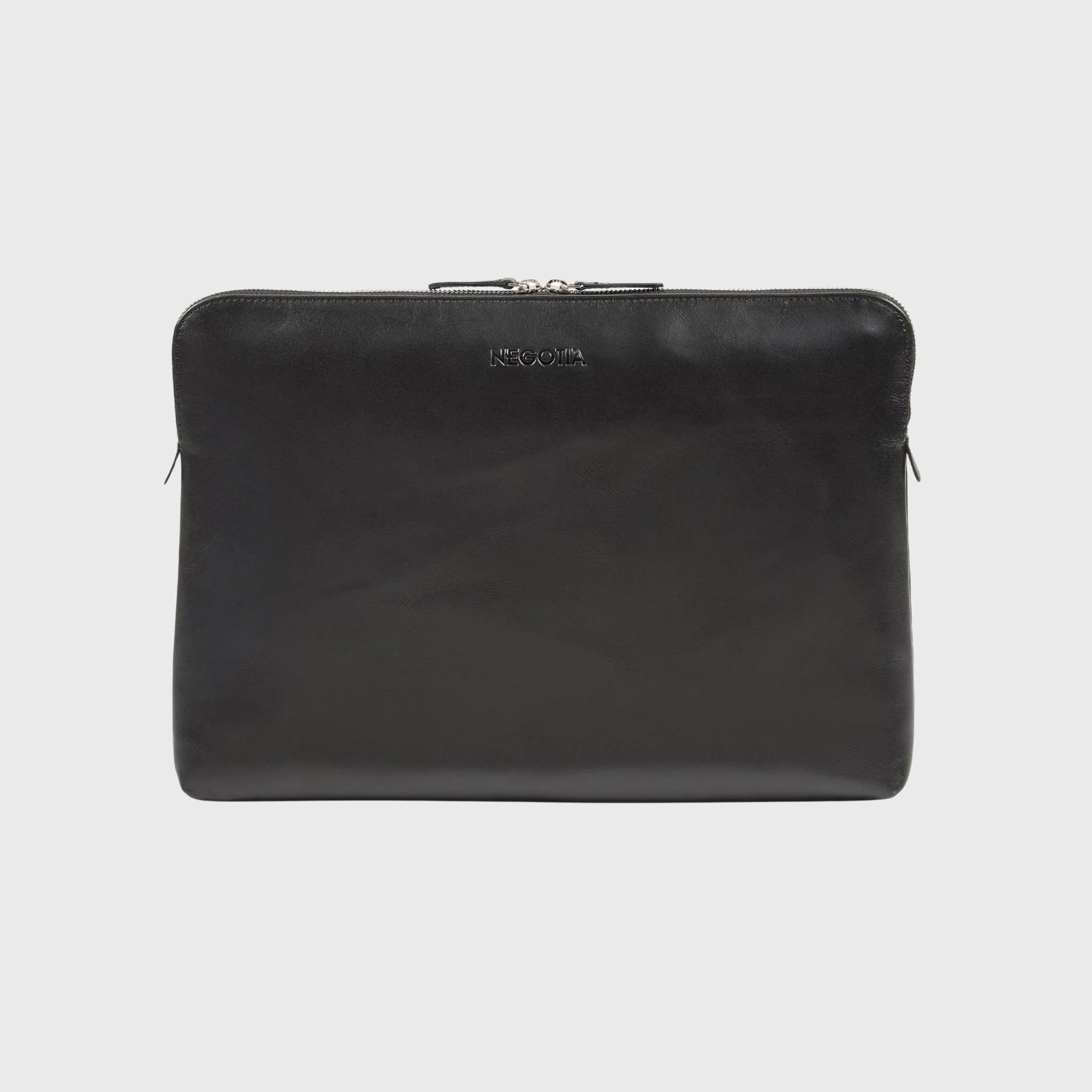 Alpha | Laptopsleeve Carry-All 15,6'' Zwart sold by Negotia Leather