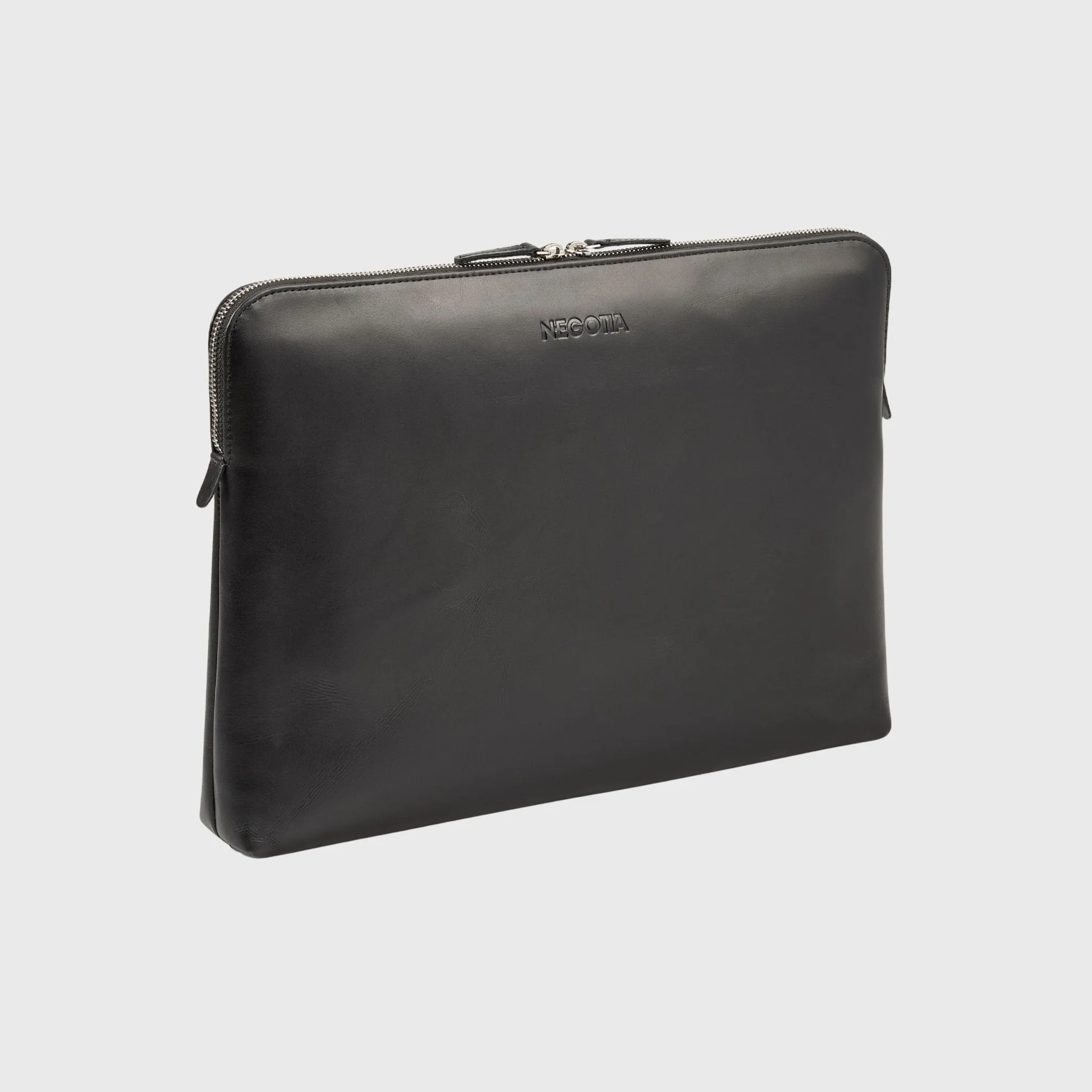 Alpha | Laptopsleeve Carry-All 15,6'' Zwart sold by Negotia Leather product image thumbnail 3