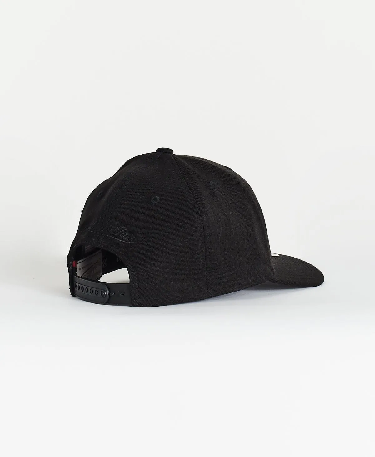 Brooklyn Nets 5 Panel Classic Red Snapback Black & White sold by Neverland product image thumbnail 2