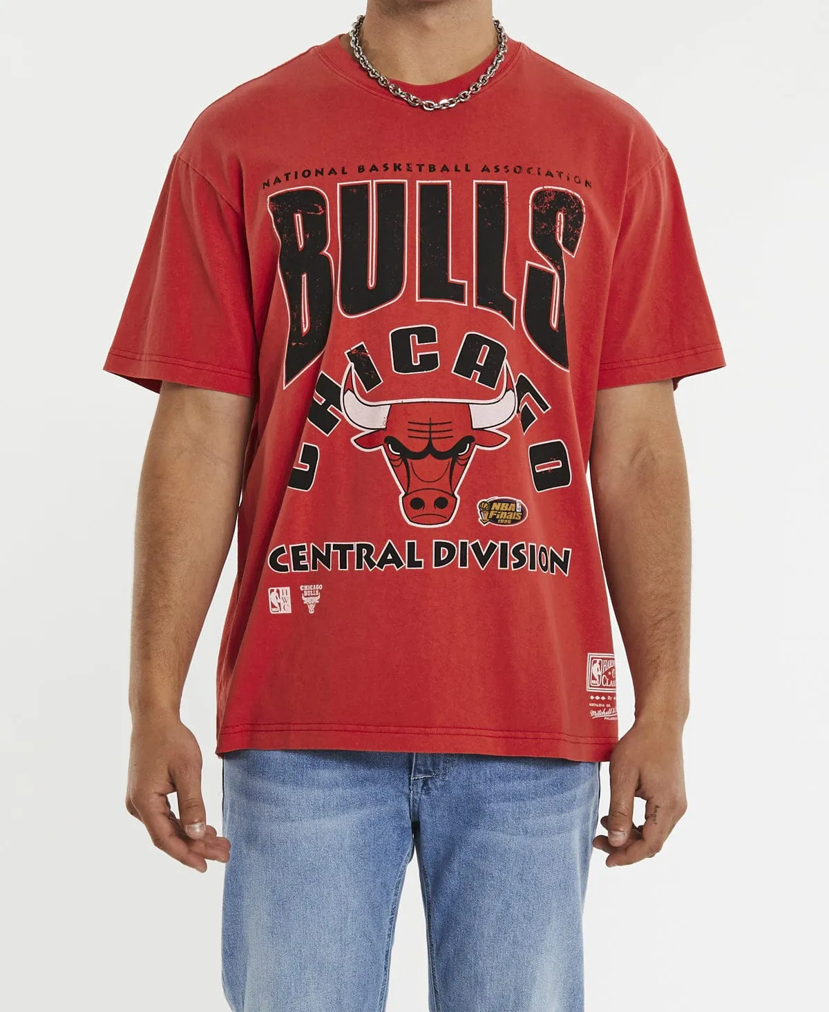 Division Arch Bulls T-Shirt Faded Red sold by Neverland product image thumbnail 3