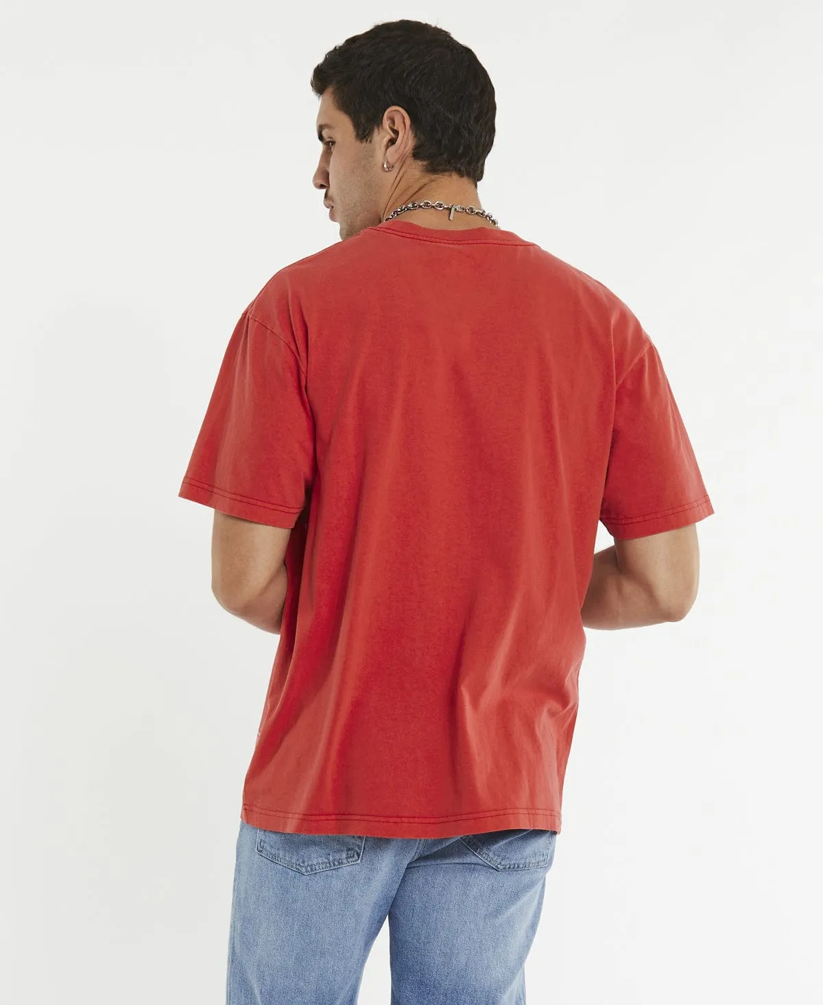 Division Arch Bulls T-Shirt Faded Red sold by Neverland product image thumbnail 2