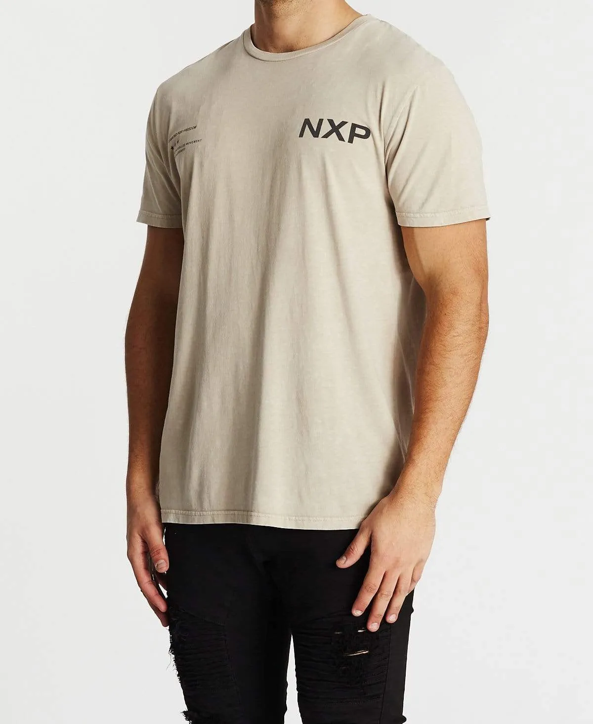 Heated Cape Back T-Shirt Acid Mushroom sold by Neverland product image thumbnail 3