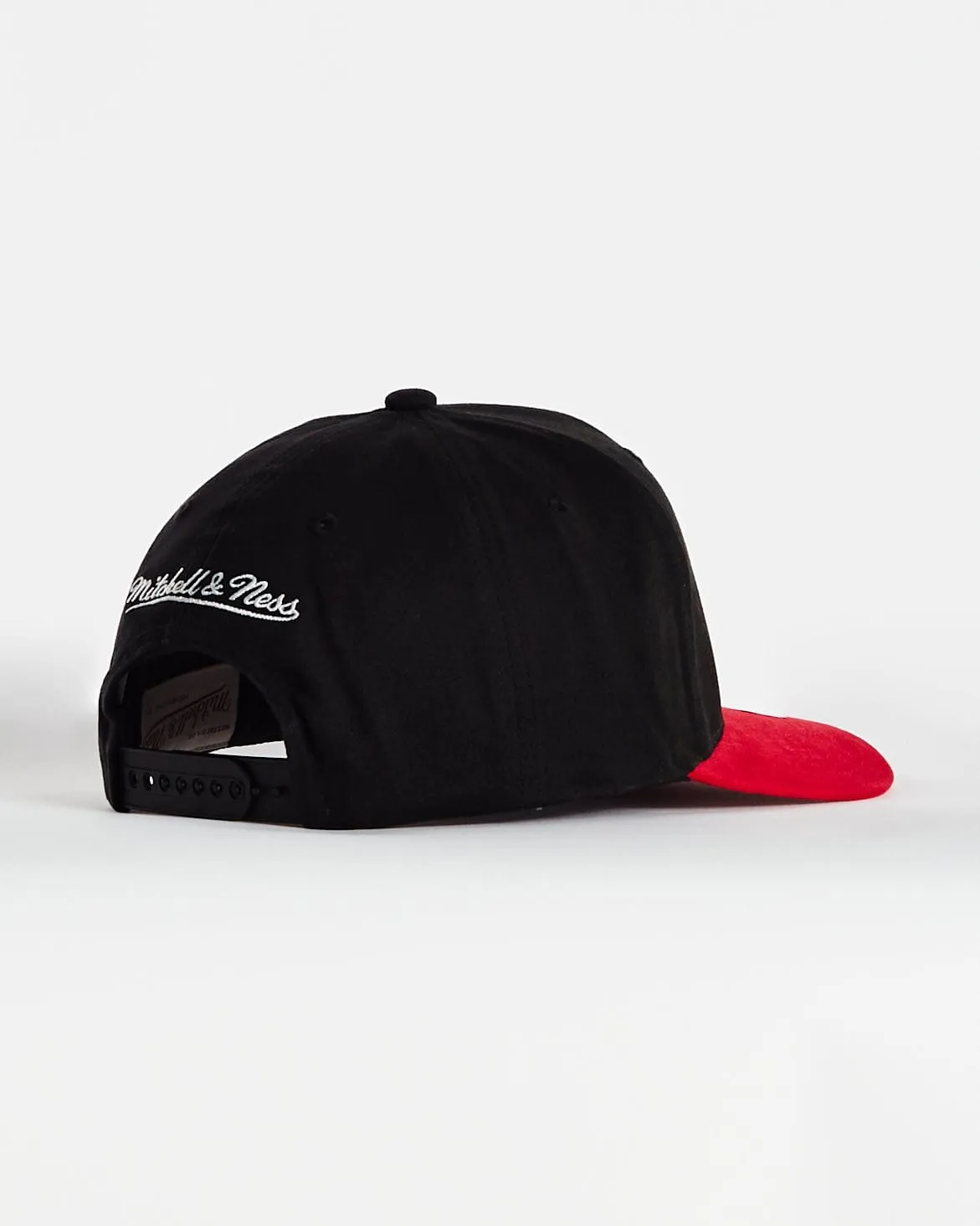 Chicago Bulls Team Arch 5 Panel Snapback Black/Red sold by Neverland product image thumbnail 2