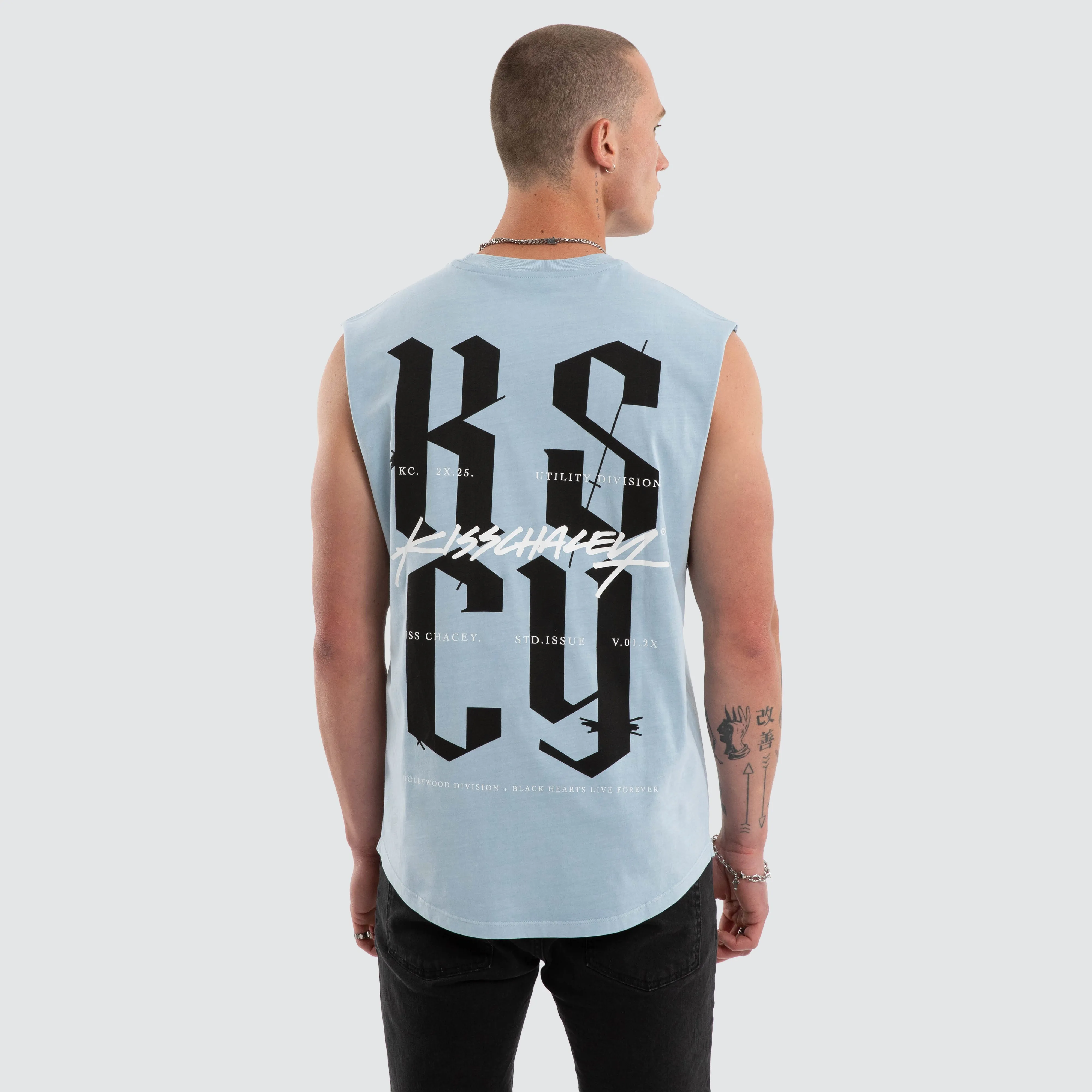 Traditional Dual Curved Muscle Pigment Skyway sold by Neverland