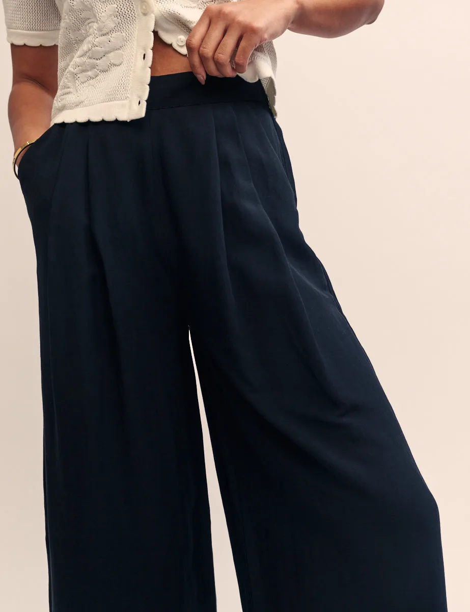 Black Pleated Cropped Wide Leg Zeena Trousers sold by Nobody's Child product image thumbnail 2