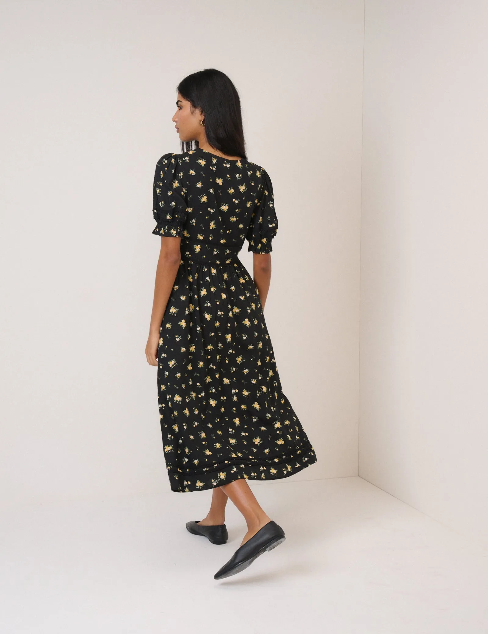 Black Floral Saffy Midi Dress sold by Nobody's Child product image thumbnail 5