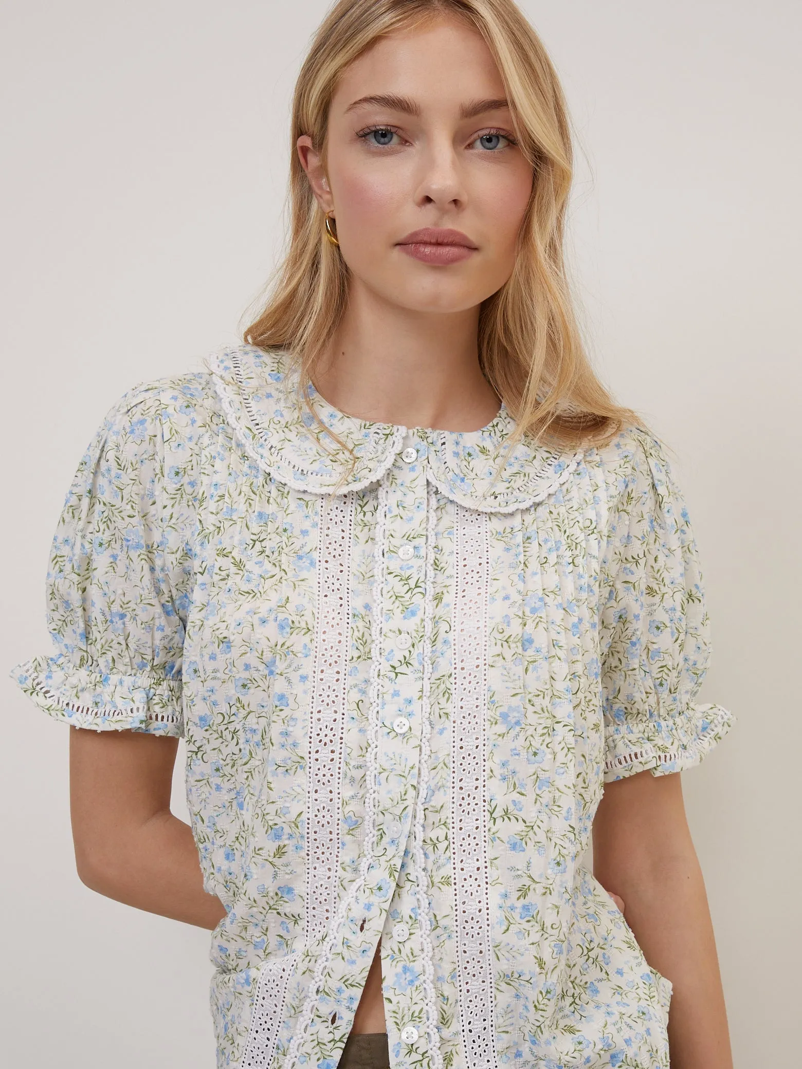 White Floral Peter Pan Blouse sold by Nobody's Child product image thumbnail 2