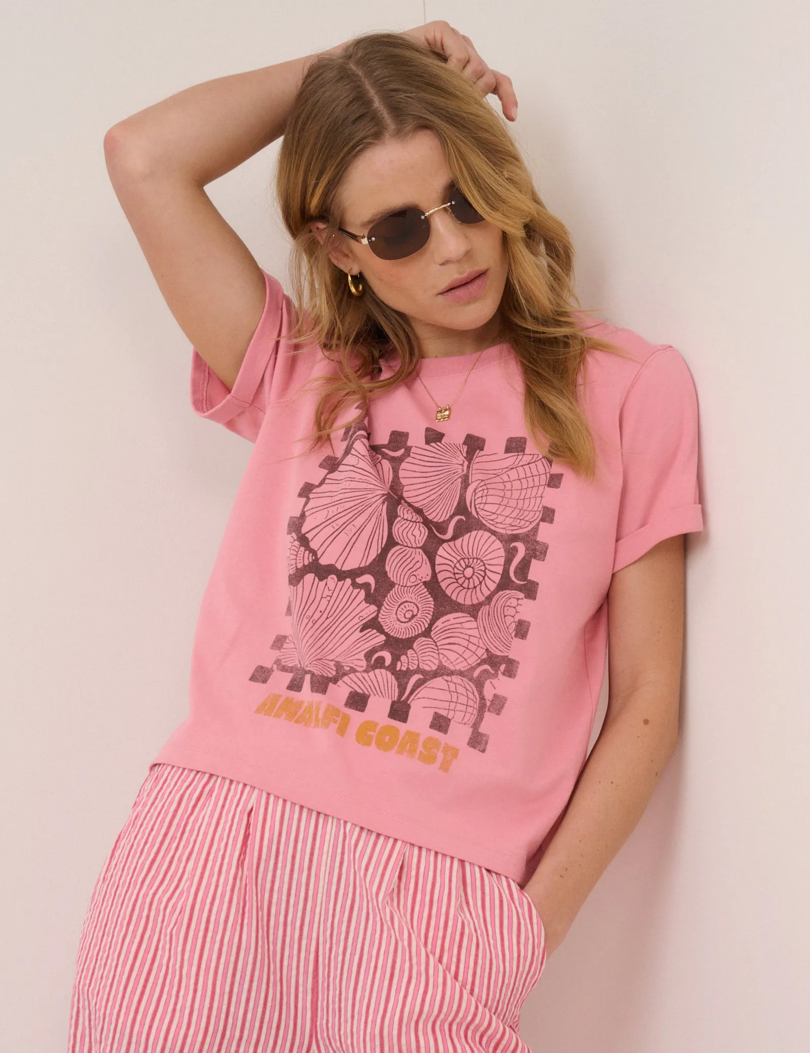 Pink Seashell Graphic T-Shirt sold by Nobody's Child product image thumbnail 2