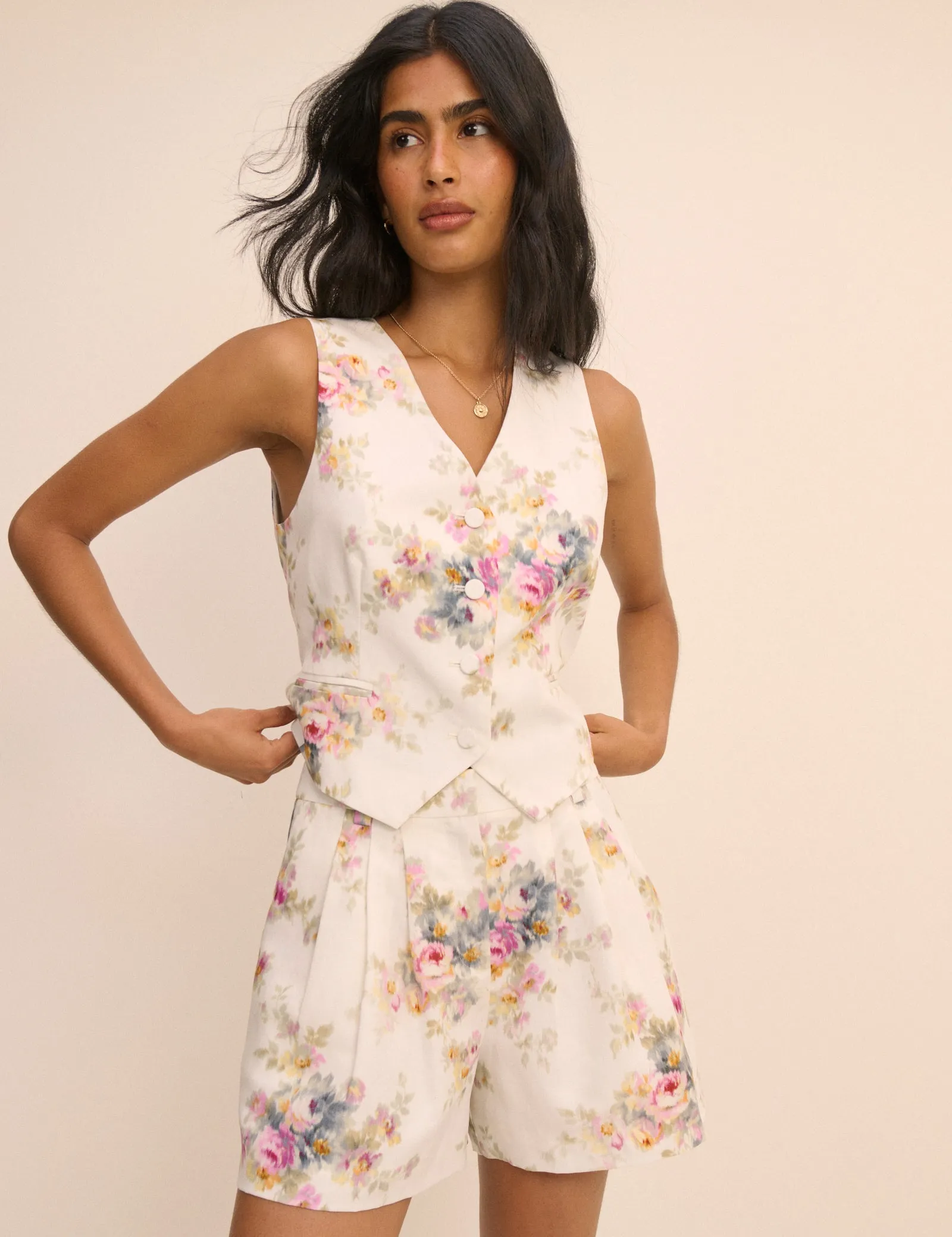 White Floral Linen-Blend Pleated Tailored Suki Shorts sold by Nobody's Child product image thumbnail 5