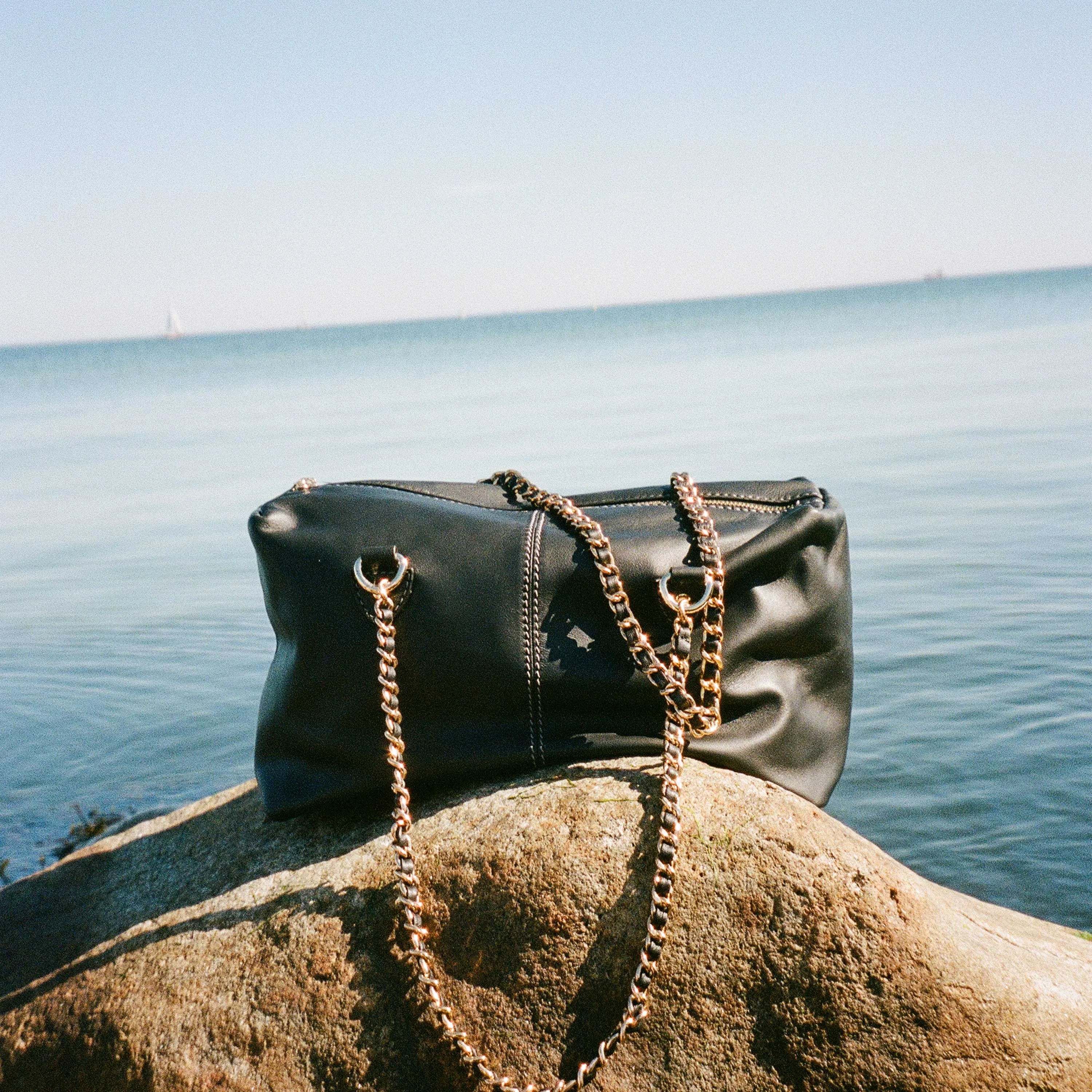 Amara Chain Cozy Black w. Gold sold by Nunoo Bags product image thumbnail 2