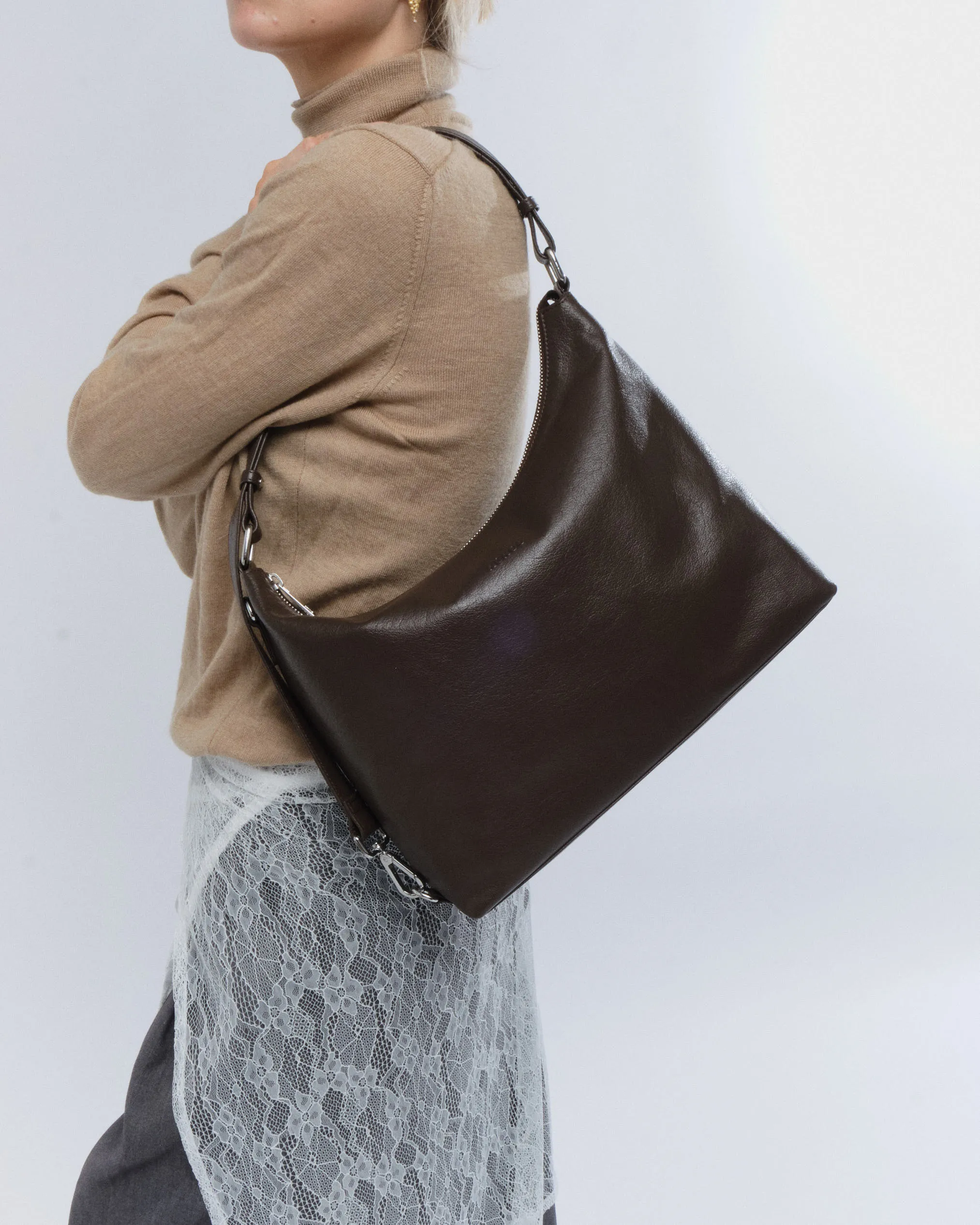 Rio Mountain Dark Brown sold by Nunoo Bags product image thumbnail 2