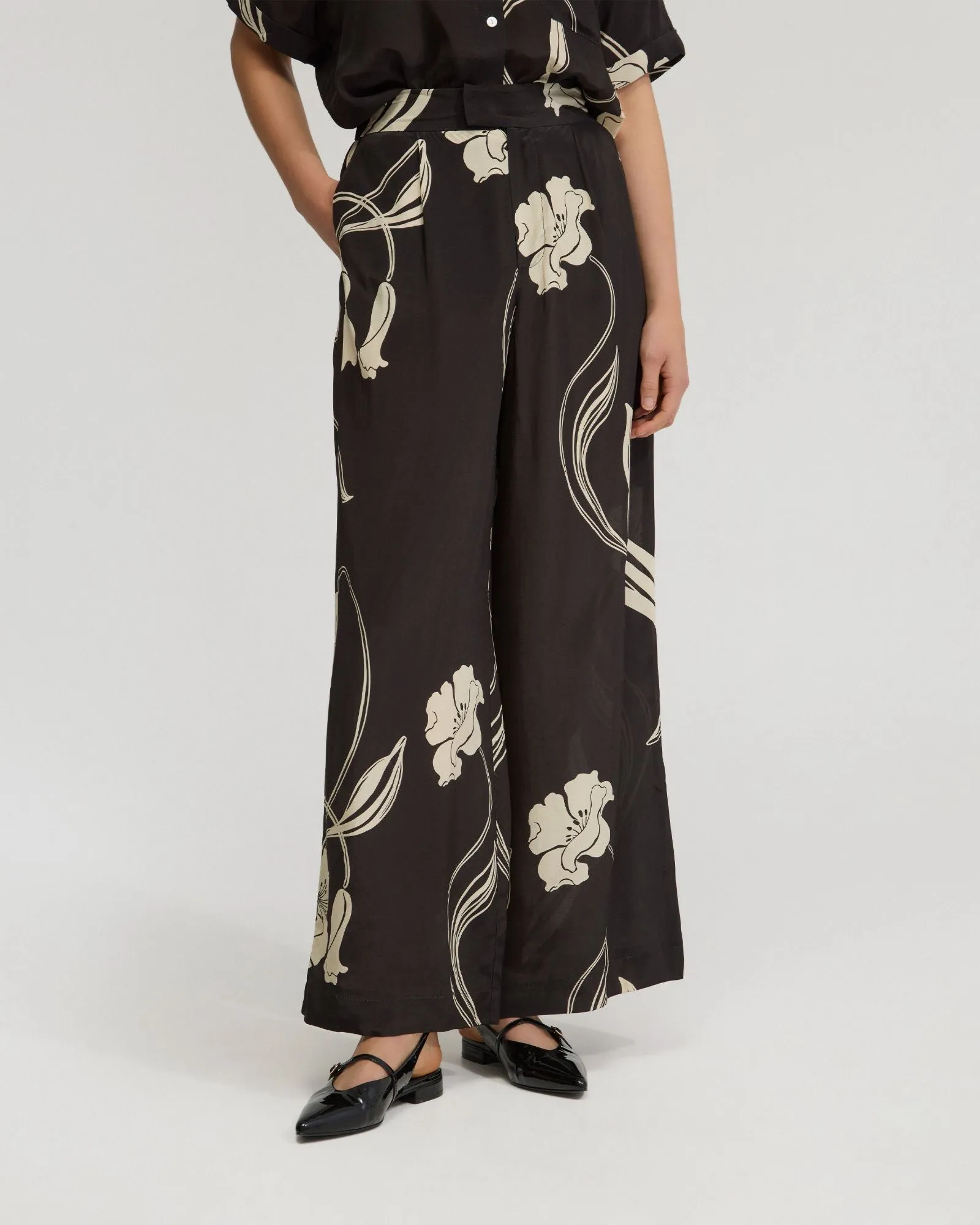 Abigail Printed Pants sold by Oxford Shop
