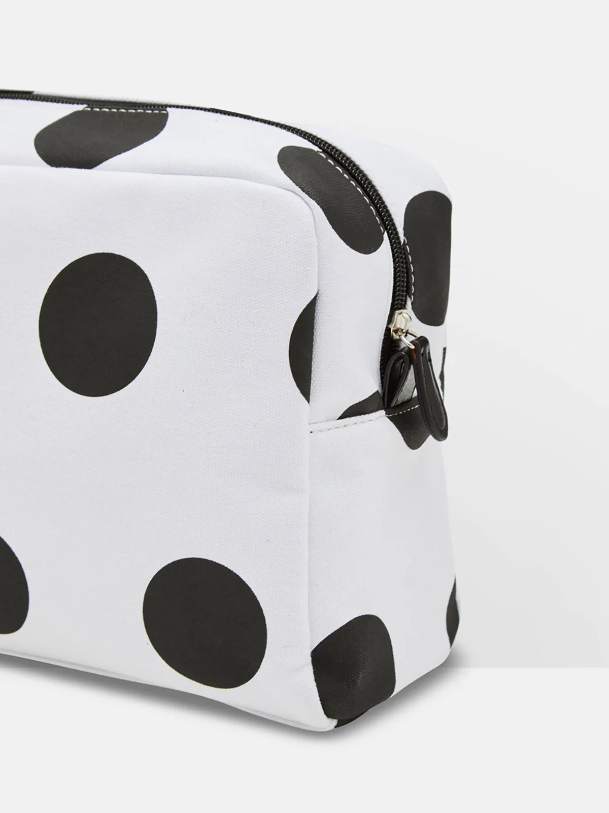 Kelly Spot Wash Bag sold by Oxford Shop product image thumbnail 4