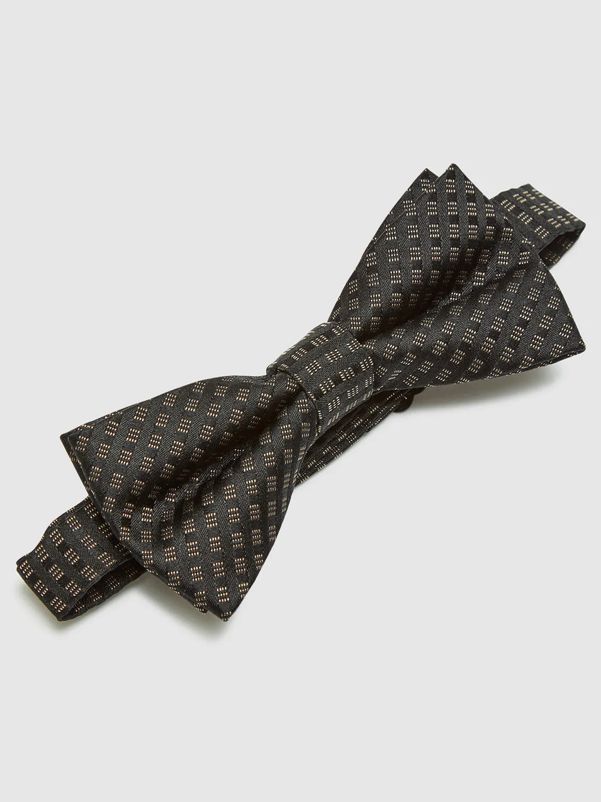 Bow Tie Square Geo sold by Oxford Shop