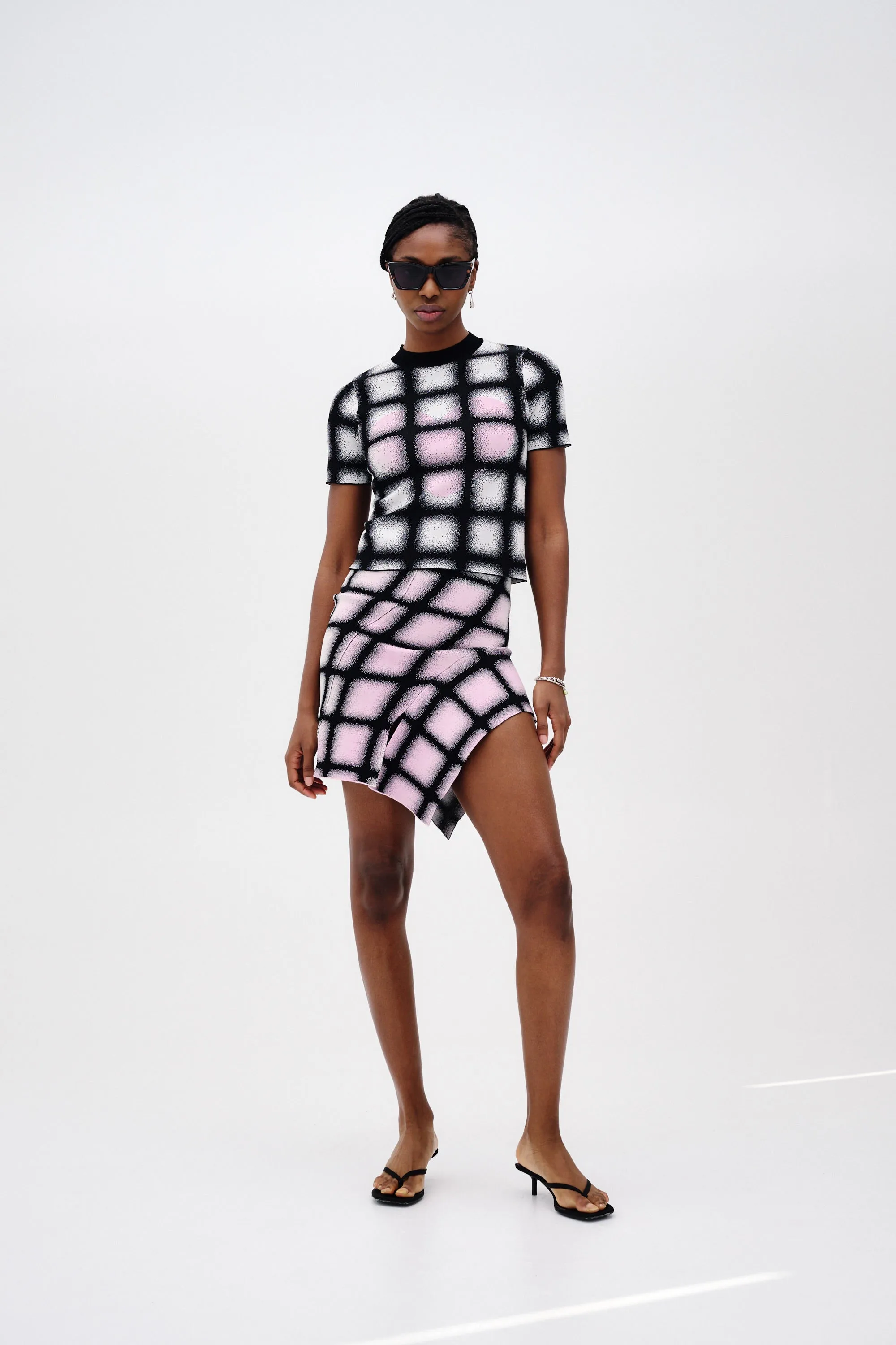 DARCY UV REACTIVE HEART T-SHIRT sold by PH5 product image thumbnail 3