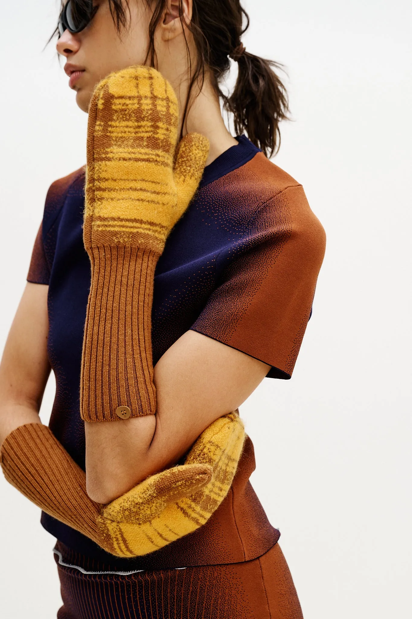 CLOVER MERINO WOOL GLOVES sold by PH5 product image thumbnail 3