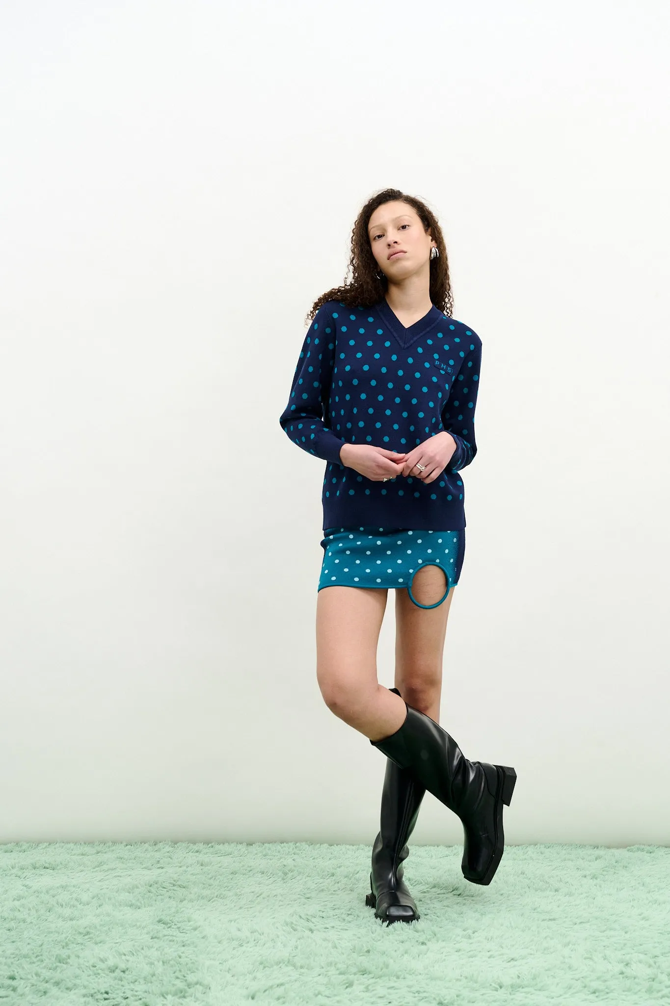 LYRA POINTELLE V-NECK PULLOVER sold by PH5 product image thumbnail 2