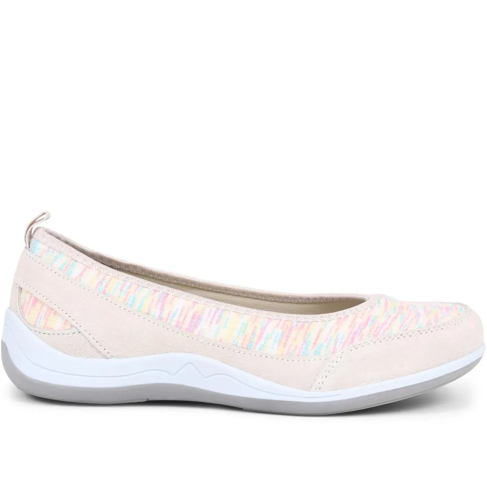 Slip-On Patterned Lightweight Pumps - BRK37007 / 323 323 sold by Shoe-Shop product image thumbnail 4