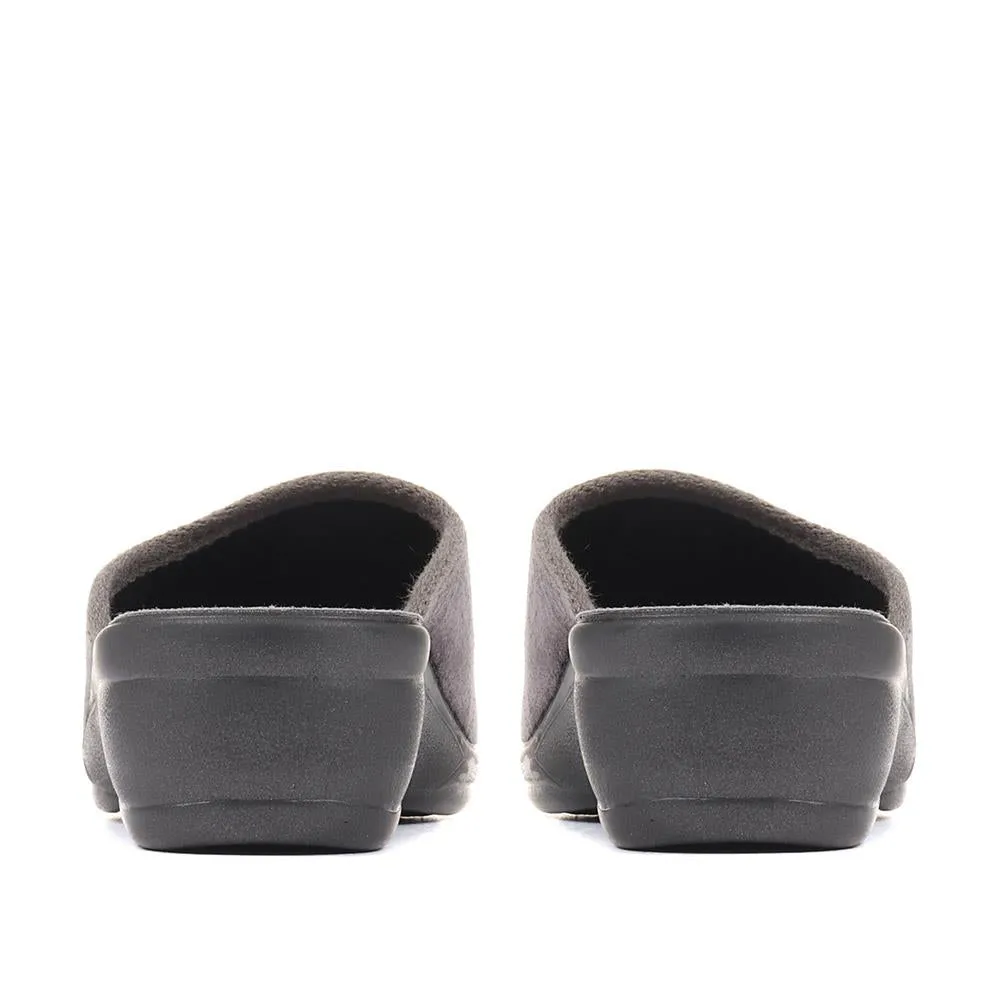 Embroidered Mule Clog Slippers - INB36015 / 322 949 sold by Shoe-Shop product image thumbnail 4
