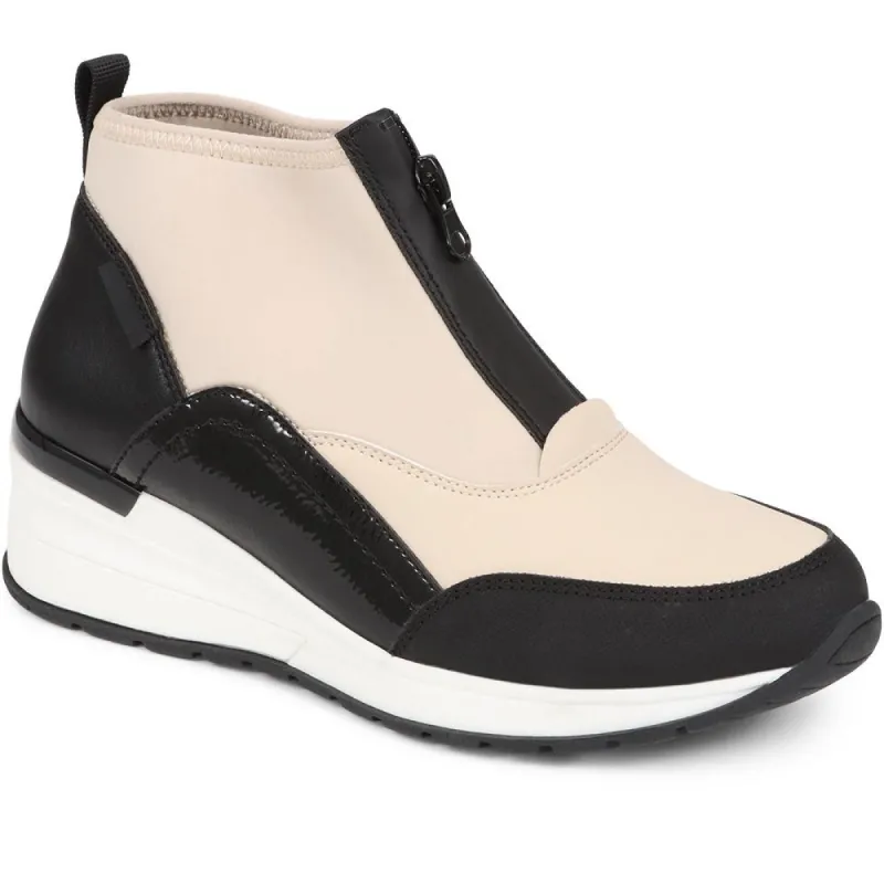 Slip On Trainers - WOIL38015 / 324 183 made by Shoe-Shop