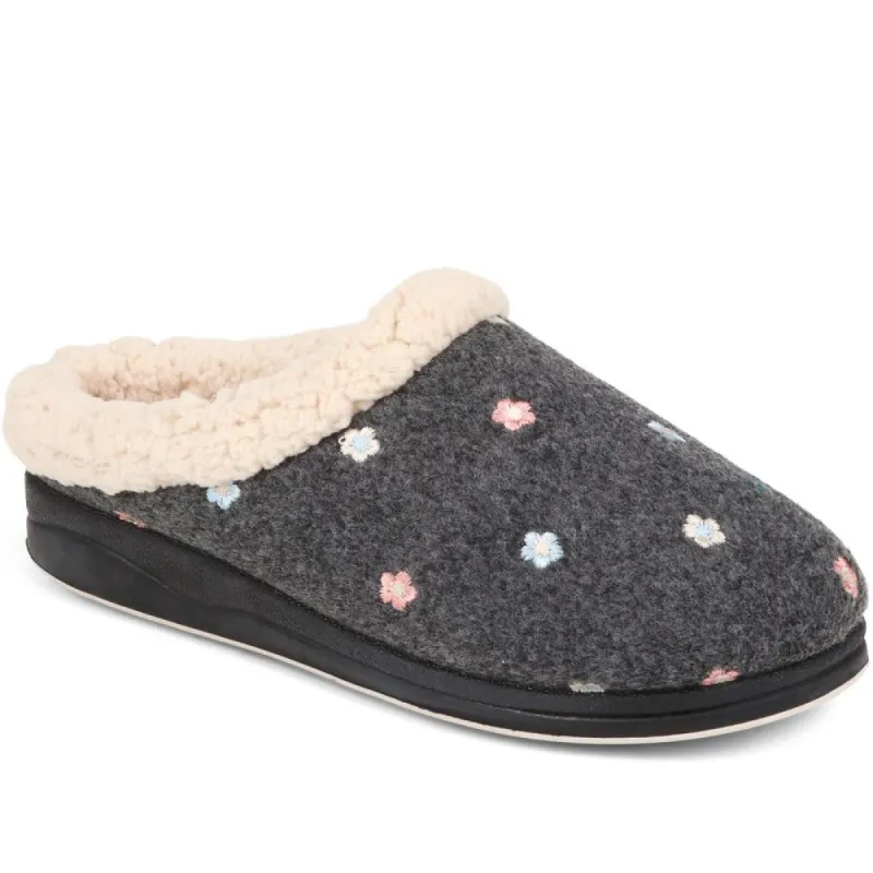 Casual Full Slippers - QING38010 / 324 189 sold by Shoe-Shop