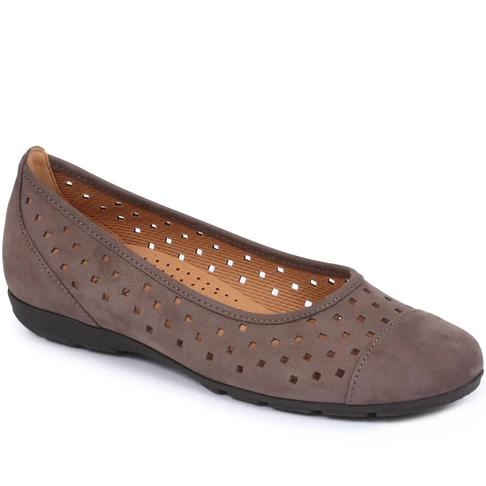 Ruffle Cut-Out Leather Pump - GAB29571 / 314 659 sold by Shoe-Shop