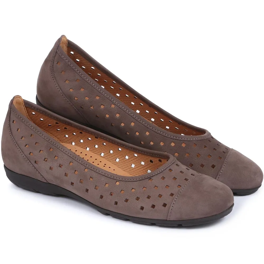 Ruffle Cut-Out Leather Pump - GAB29571 / 314 659 sold by Shoe-Shop product image thumbnail 3