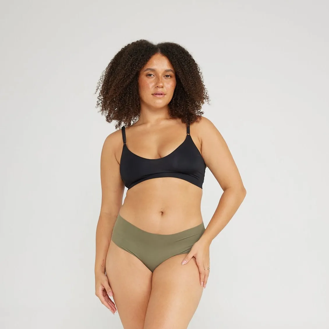 V-Scoop Bralette - Seamless Ultrasmooth - Black sold by Peach Underwear