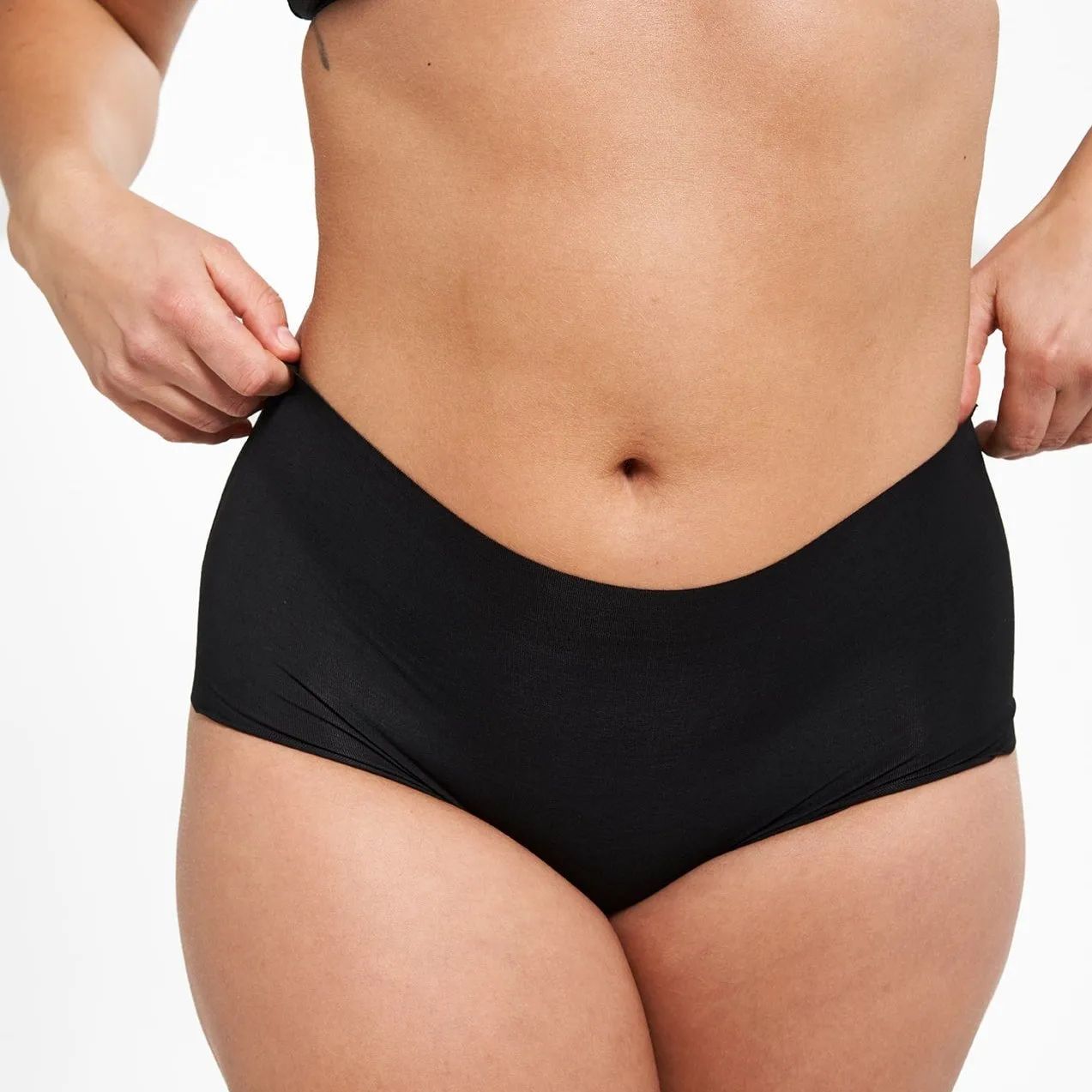 High-Rise Full Brief - Seamless Eco 2.0 - Black sold by Peach Underwear product image thumbnail 4