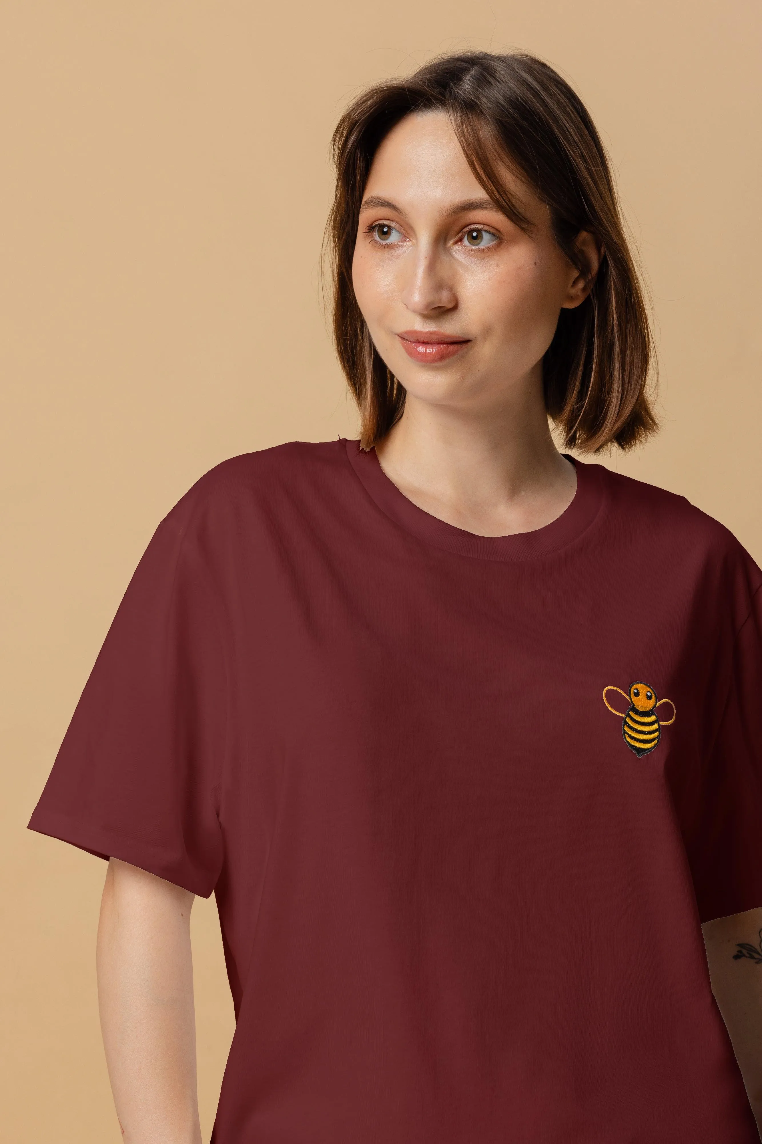 Embroidered Bee T-Shirt sold by Pitod product image thumbnail 4