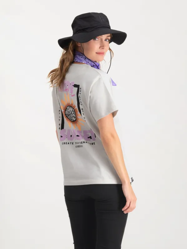 Arty T-shirt Women | Off White sold by Poederbaas