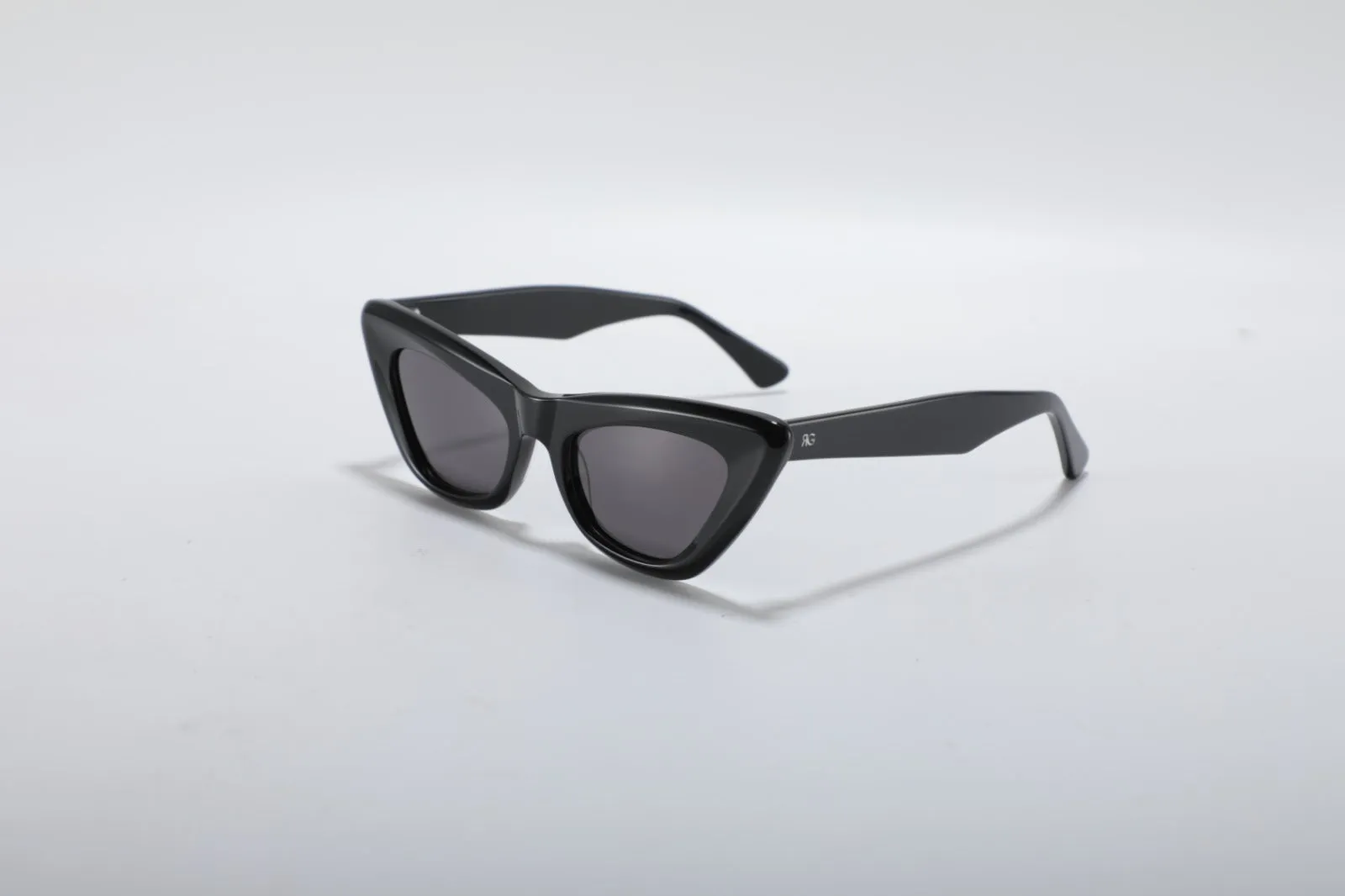 Olivia Sunglasses sold by RG product image thumbnail 3