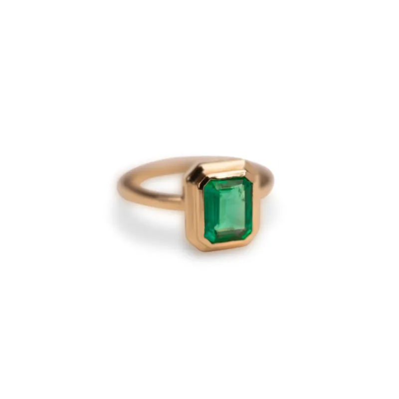 14k Emerald Tiered Bezel Ring made by RG