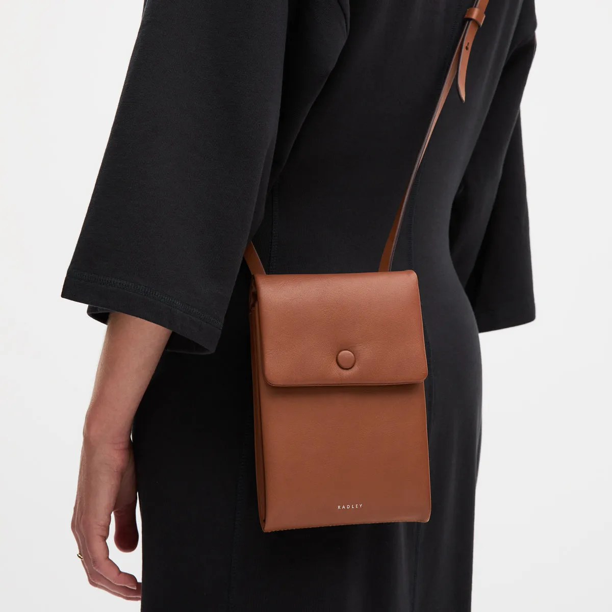 Mallow Street Leather Medium Phone Cross Body Bag in Toffee - 112209 sold by Radley product image thumbnail 2