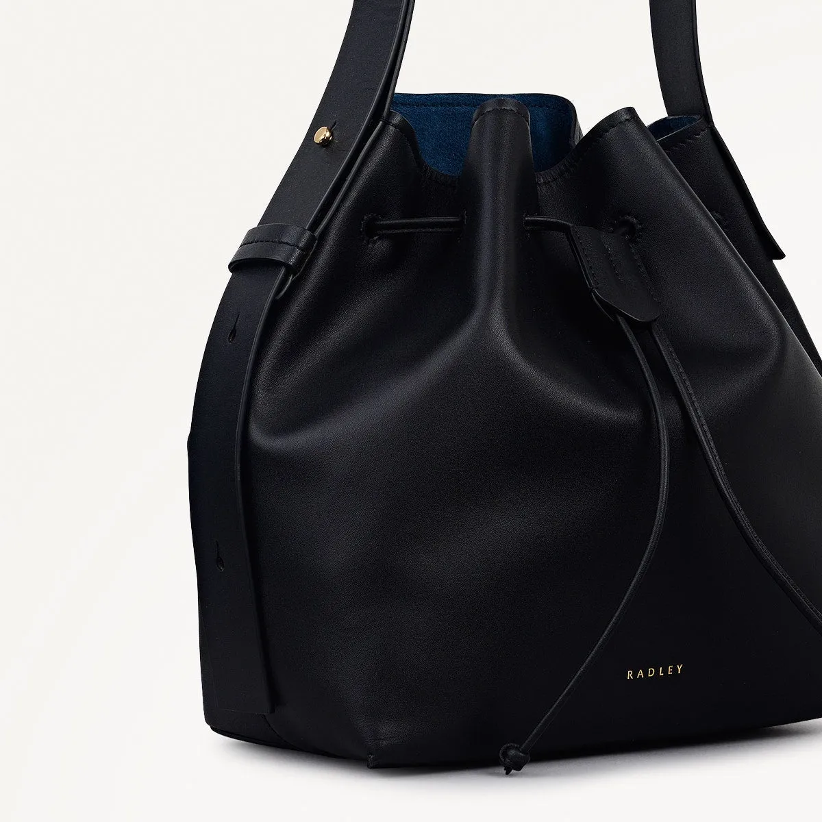 York Mews Leather Medium Drawstring Shoulder Bag in Black - 112360 sold by Radley product image thumbnail 4