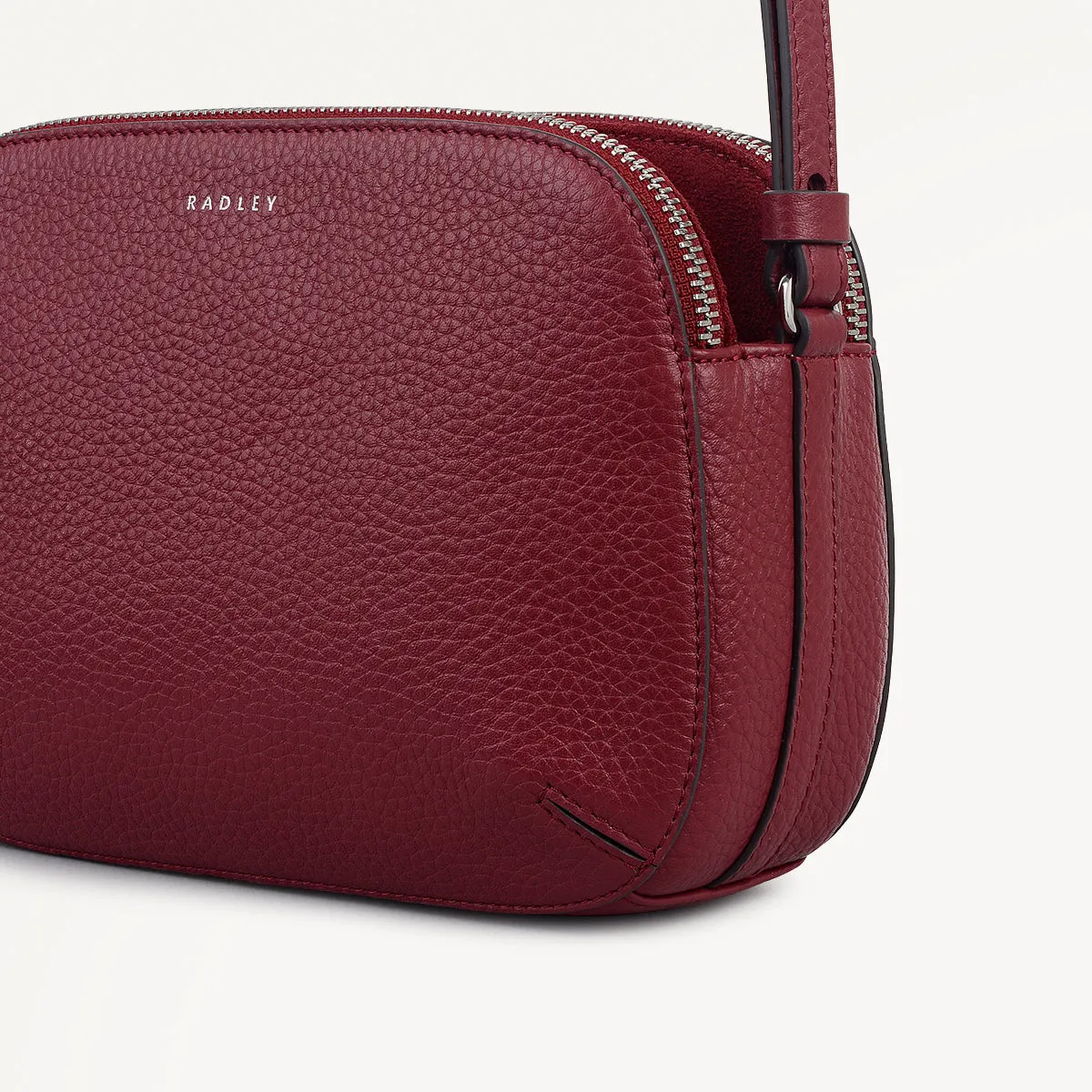 Dukes Place Leather Medium Ziptop Cross Body Bag in Carmine - 112232 sold by Radley product image thumbnail 5