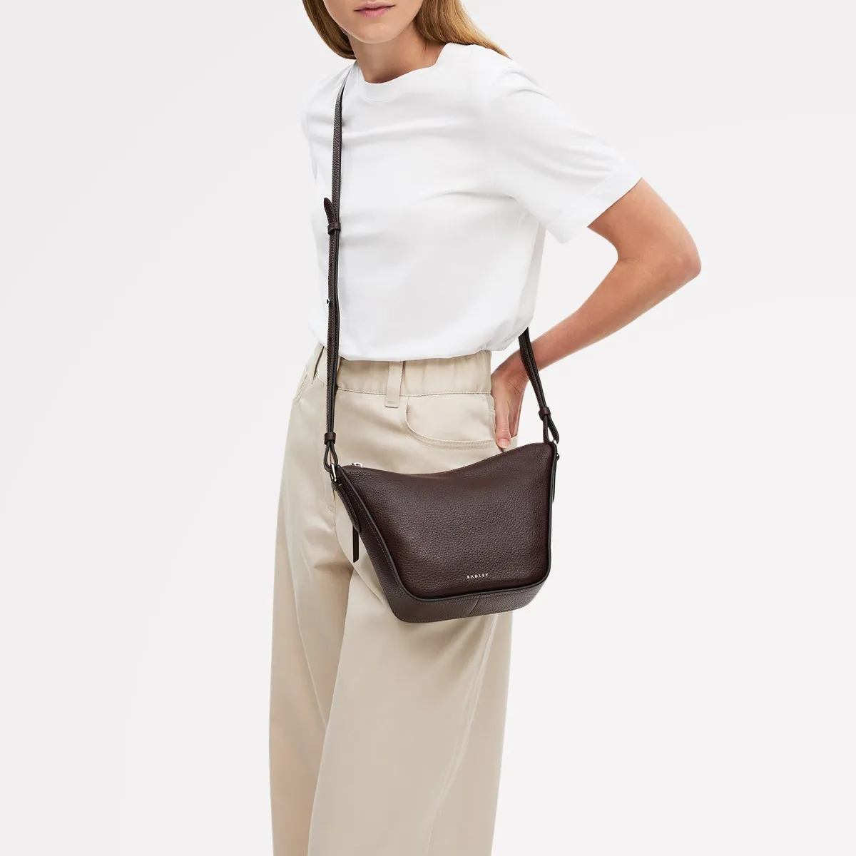 Oak Street Leather Small Ziptop Cross Body Bag in Dark Oak - 112156 sold by Radley product image thumbnail 2