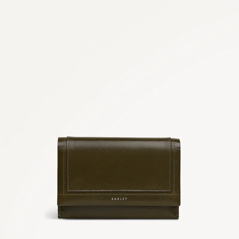 Oak Street Leather Medium Flapover Wallet in Pine Needle - 112087 sold by Radley