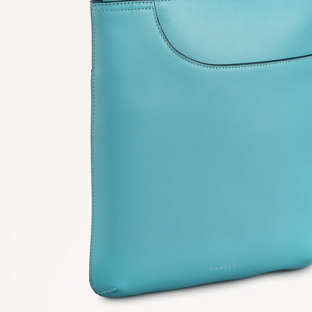 Pockets Leather Medium Ziptop Cross Body Bag in Maldives - 111449 sold by Radley product image thumbnail 5
