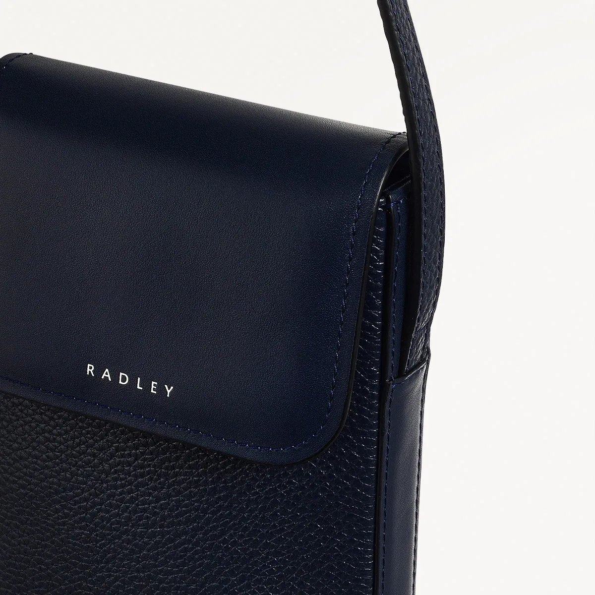 Longford Lane Leather Medium Phone Crossbody in Ink - 111157 sold by Radley product image thumbnail 4