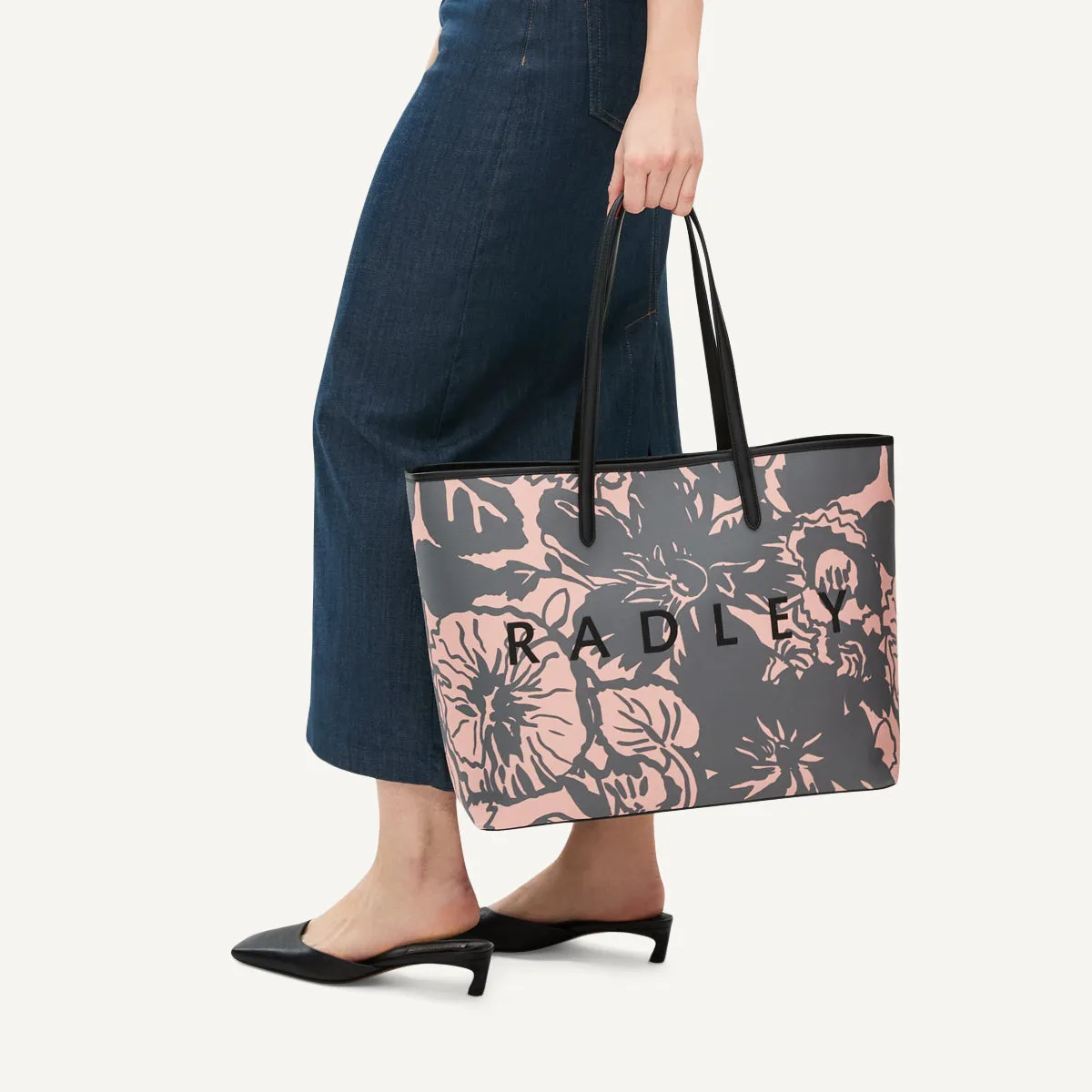 Southwell Gardens - Floral Fabric Small Ziptop Cross Body in Black - 110857 sold by Radley product image thumbnail 5