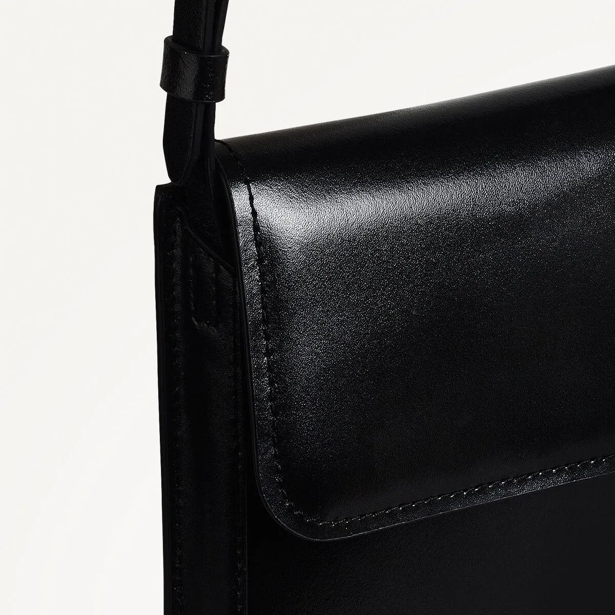 Mells Manor Leather Medium Phone Crossbody in Black - 110564 sold by Radley product image thumbnail 4