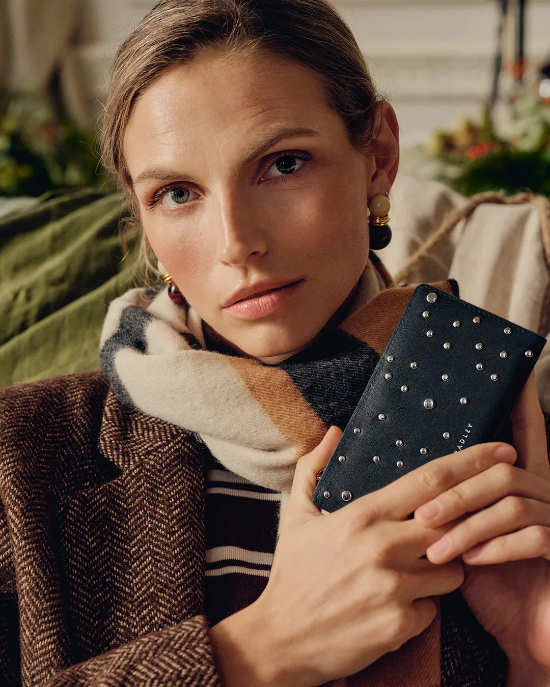 Coin Street - Stud Medium Ziptop Purse Black - 113175 sold by Radley product image thumbnail 4