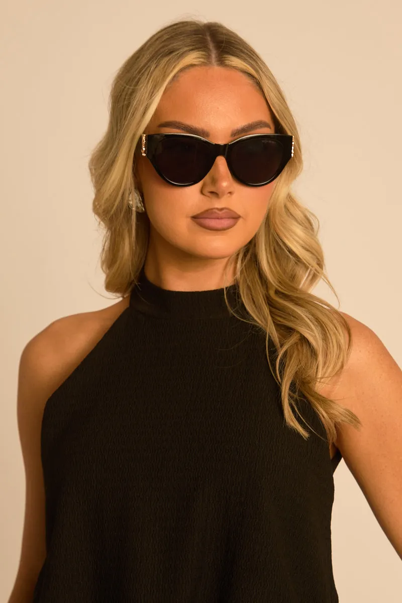Black Logo Detail Oversized Sunglasses - Nellie sold by Rebellious Fashion product image thumbnail 3