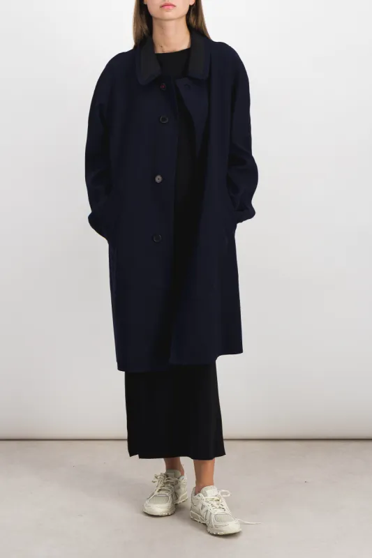 Straight virgin wool coat sold by Renaisa