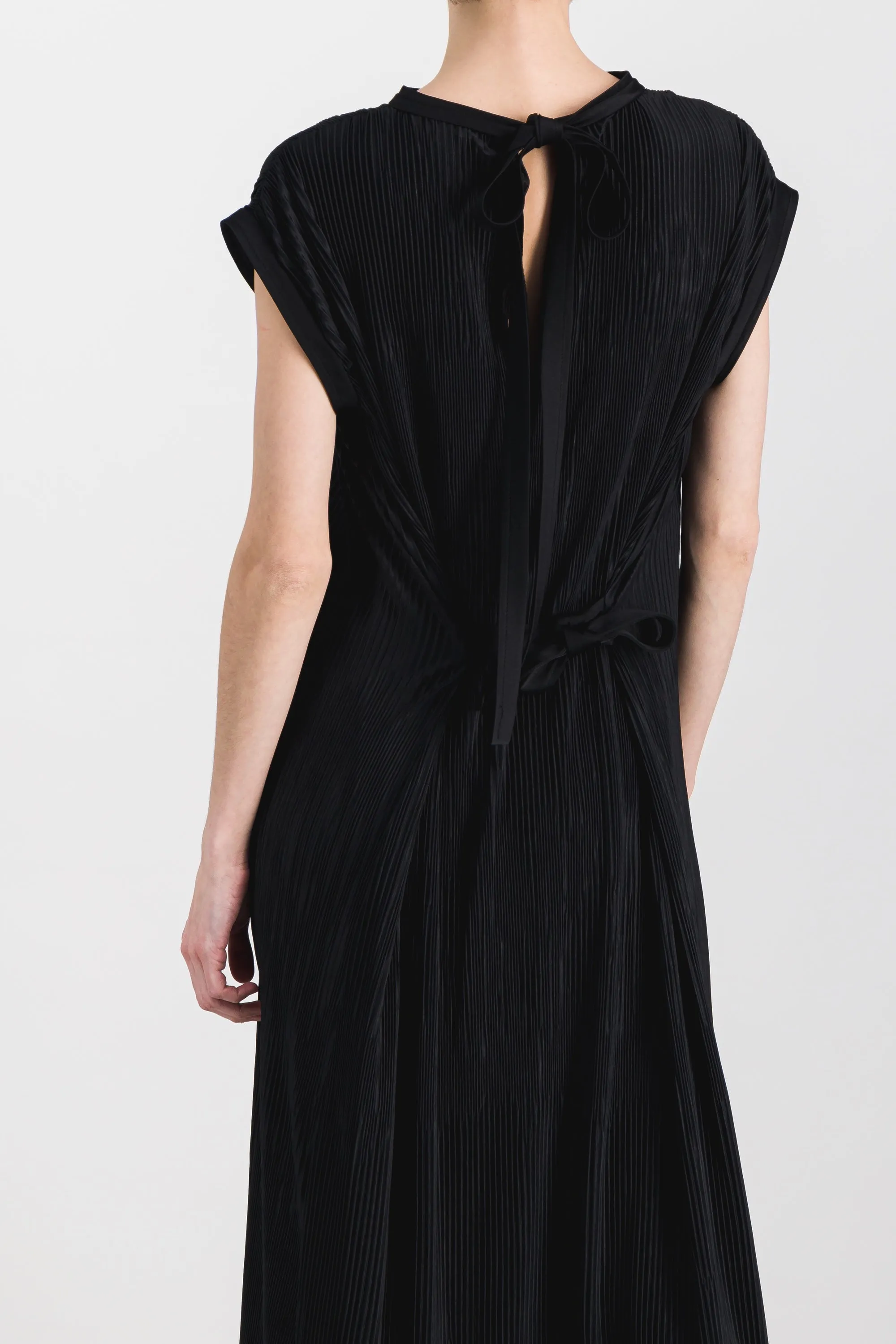 Fluid pleated recycled jersey satin tube midi dress sold by Renaisa product image thumbnail 3
