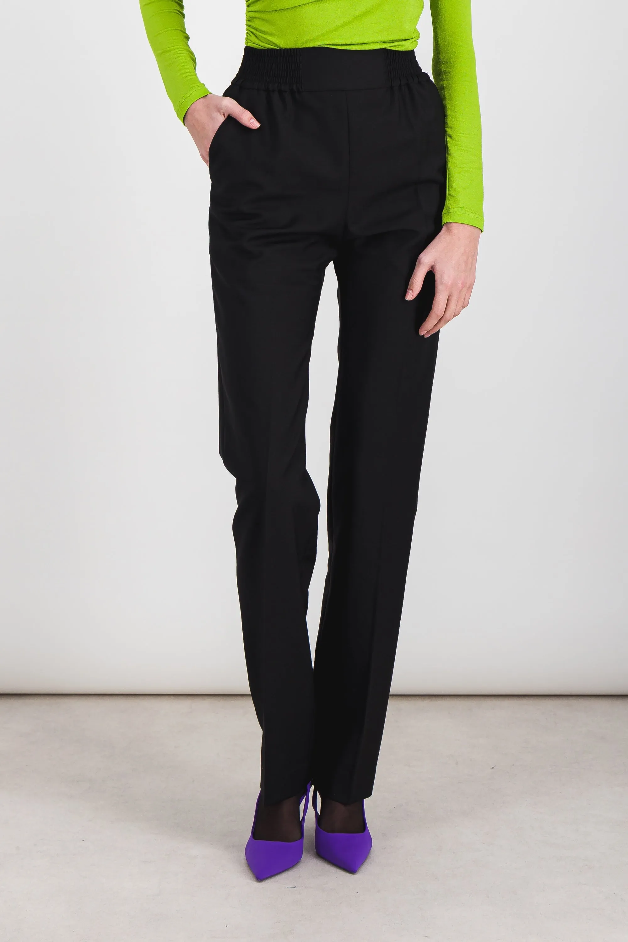 Grain de poudre straight leg tailoring pants sold by Renaisa
