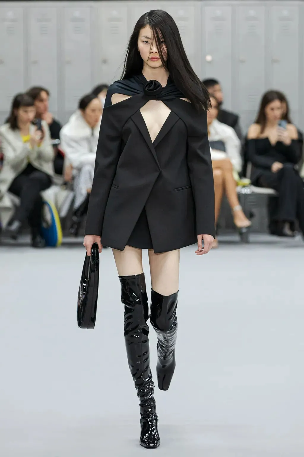 Twisted cut out tailoring long blazer sold by Renaisa product image thumbnail 3