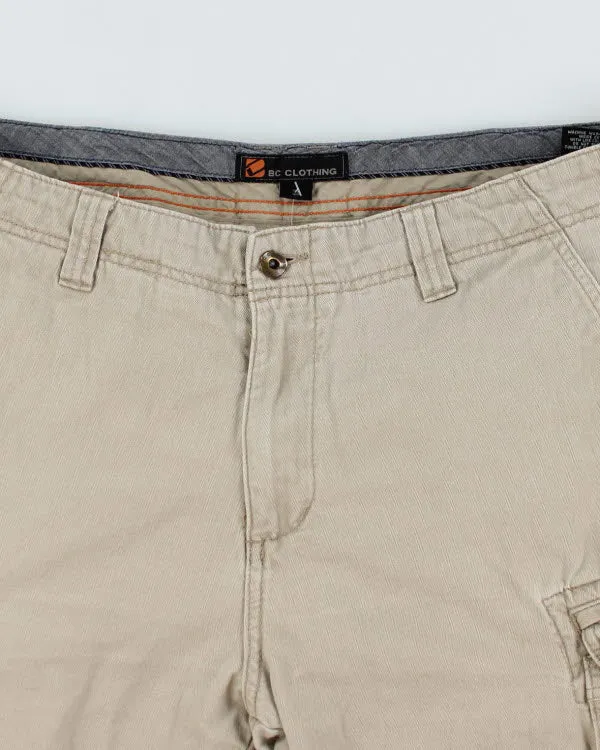 Vintage BC Clothing Heavyweight Cargo Shorts - W36 L11 sold by Rokit product image thumbnail 3